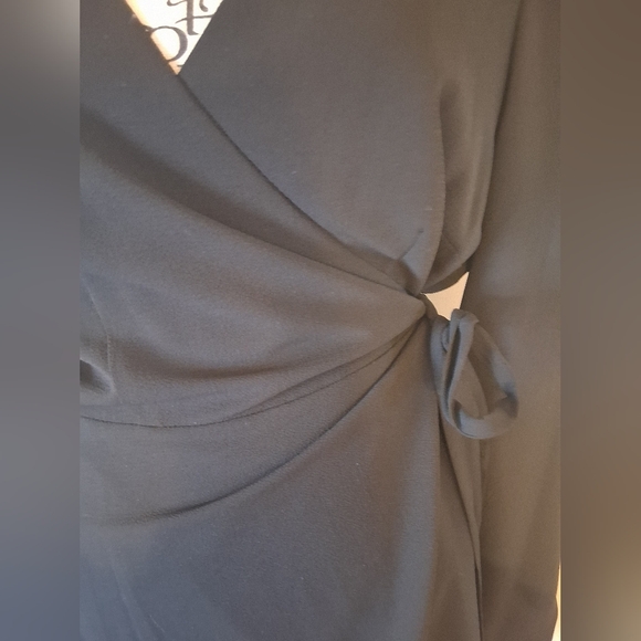 Gainni Bini Black Wrap Dress Size M / P2P 18 - Picture 5 of 10